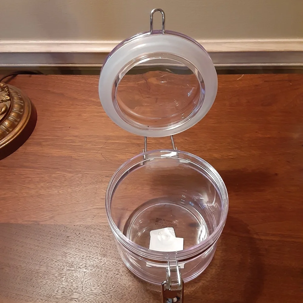 Acrylic Clamp Top Can
